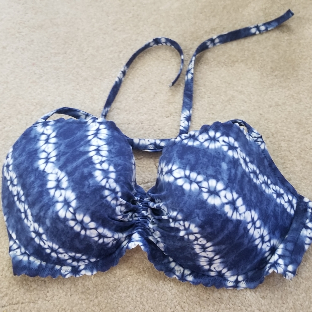 36 DD underwire bikini top Victoria's Secret